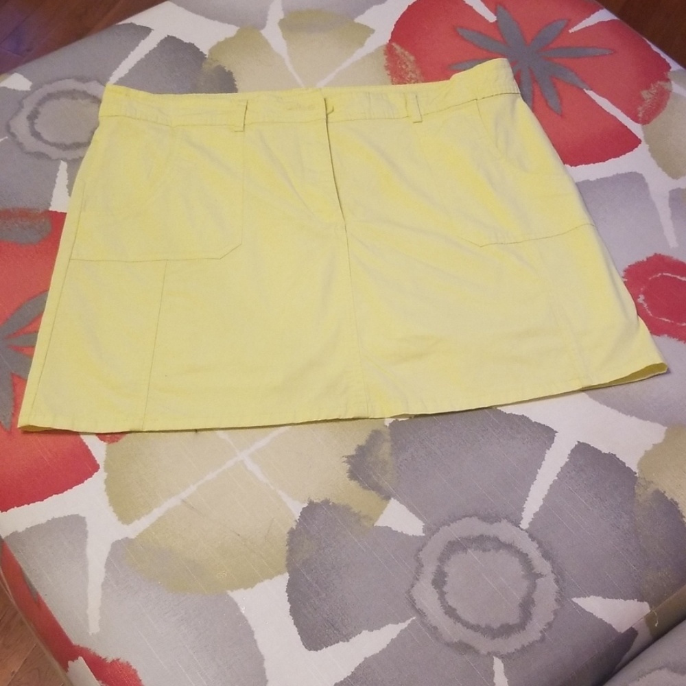 White Stag-Lemon freeze color shorts shirt
